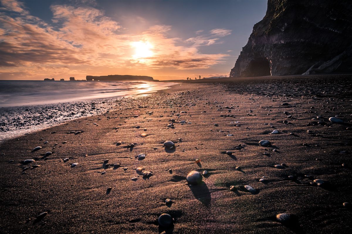 Czarna plaża Reynisfjara na Islandii